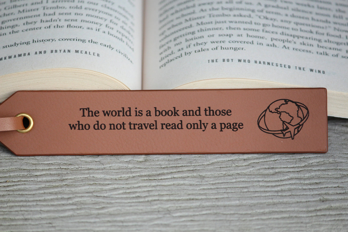 Personalized Leather Bookmark, Customized Gift, Book Lover, Gift for Readers - Birthday - Anniversary - Unique Retirement, Mothers Day Gift