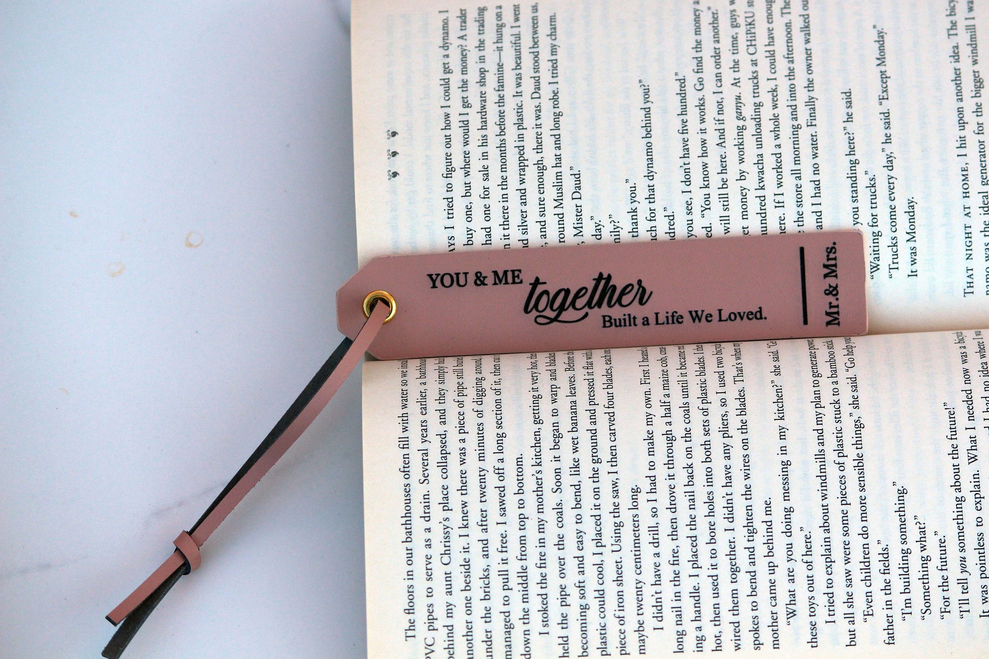 Personalized Leather Bookmark, Customized Gift, Book Lover, Gift for Readers - Birthday - Anniversary - Unique Retirement, Mothers Day Gift