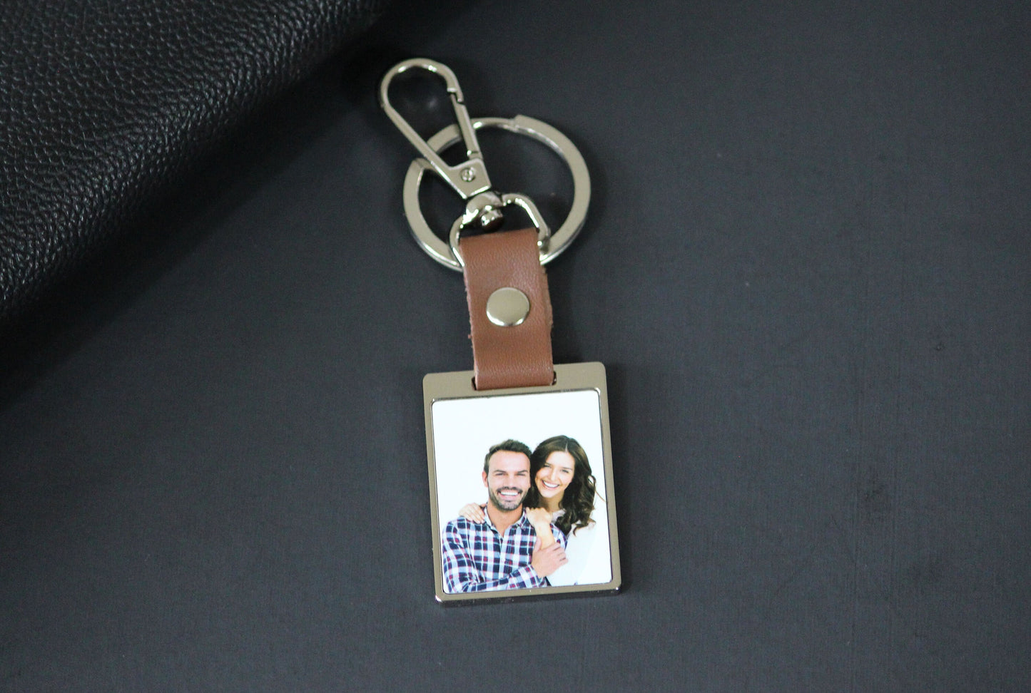 Father's Day Gifts, Personalized Leather Multi Photo Keychain, Drive Safe, First Time Dad Mom Gift - Birthday, Anniversary Calendar Date